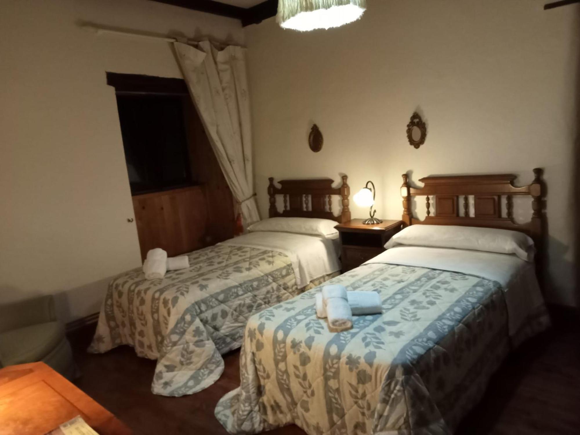 Palacio De Cantiz "Reserva De Ancares" Becerreá 外观 照片